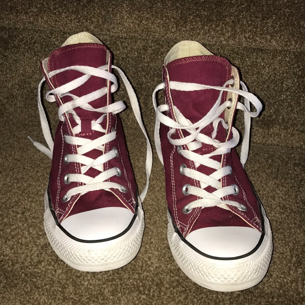 Maroon high top converse